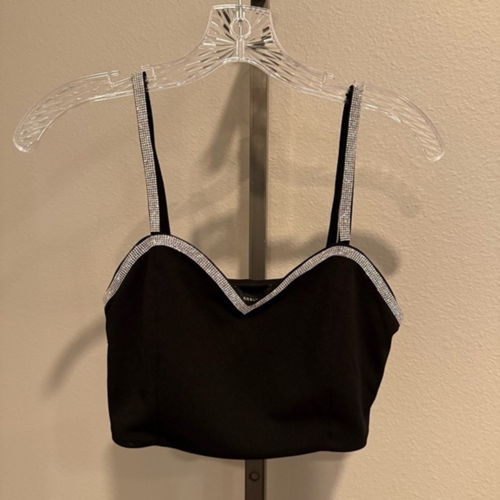 NWOT Sincerely Jules black cropped top with sparkly rhinestones size small